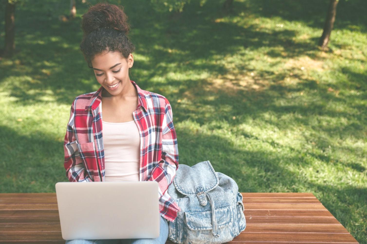 Planificación financiera a medio plazo con calendario